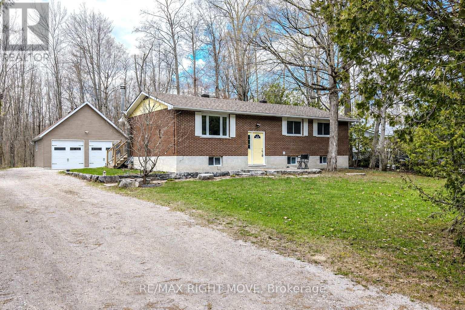 MLS® listing #29730637 for sale located at 3304 GOLDSTEIN ROAD