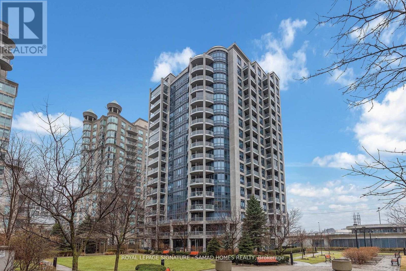 MLS® listing #29730651 for sale located at 1004 - 2087 LAKE SHORE BOULEVARD W