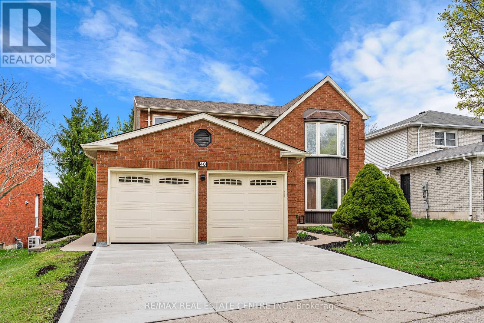 MLS® listing #29733063 for sale located at 40 OLD MAPLE LANE