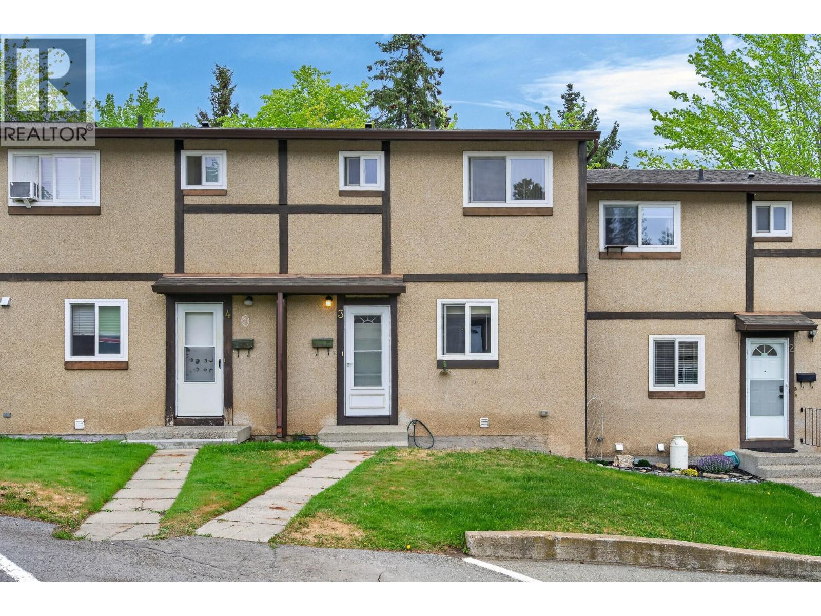 MLS® listing #29733511 for sale located at 1605 Summit Drive Unit# 3