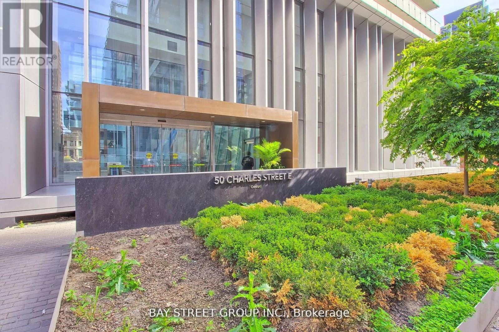 MLS® listing #29736312 for sale located at 2704 - 50 CHARLES STREET E