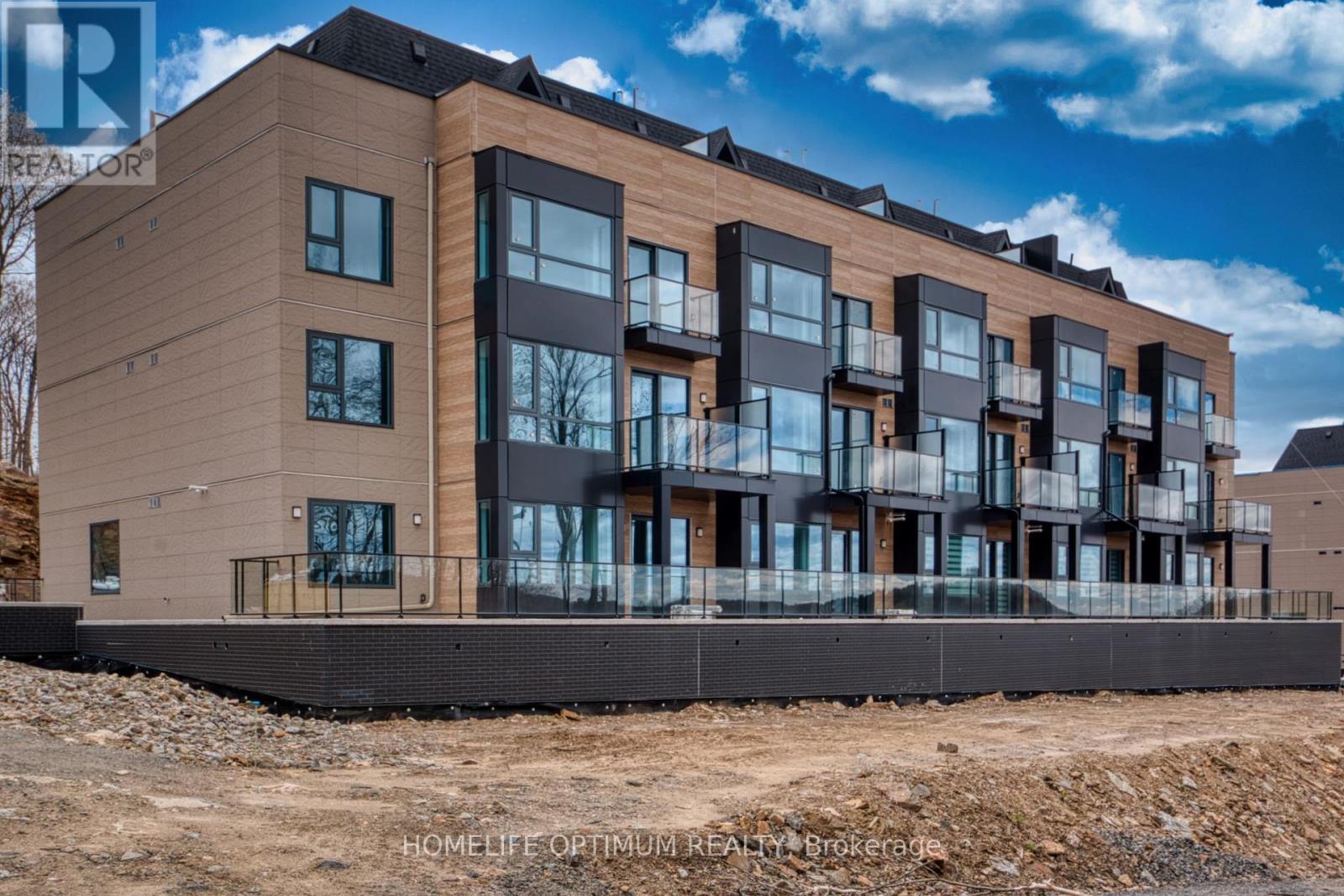 MLS® listing #29736538 for sale located at 204 - 12 SUNCREST LANE
