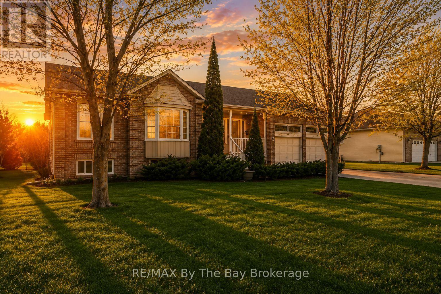 MLS® listing #29736583 for sale located at 10 LAMONT CREEK DRIVE