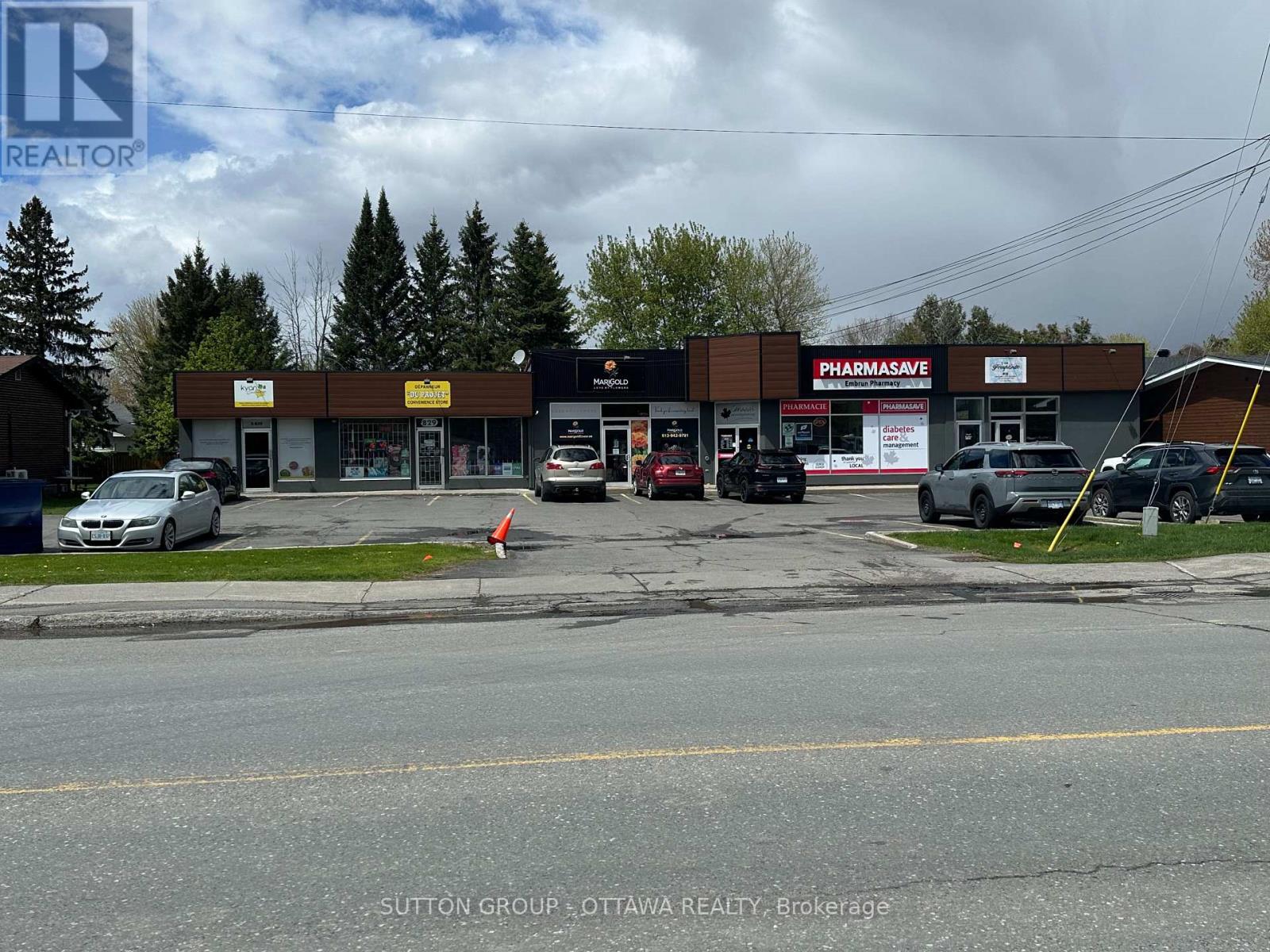 MLS® listing #29736742 for sale located at 829 NOTRE DAME STREET