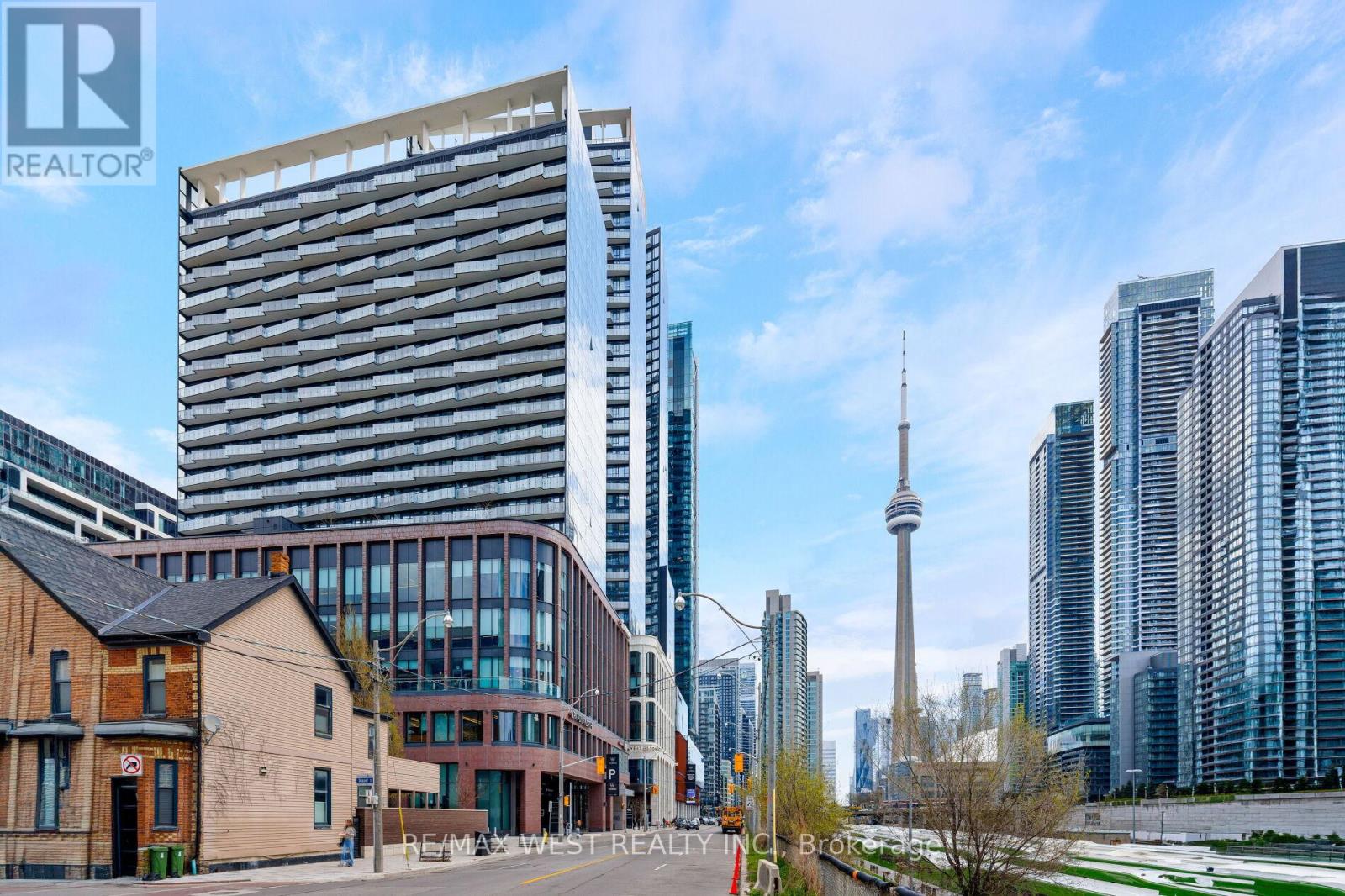 MLS® listing #29736792 for sale located at GPH2 - 480 FRONT STREET W