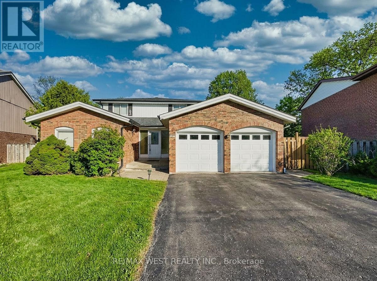 MLS® listing #29736925 for sale located at 20 FOXWOOD GROVE