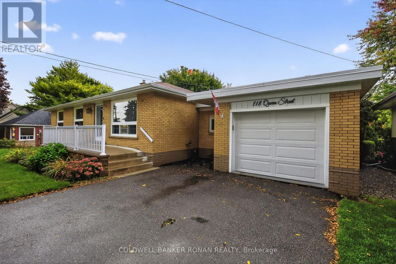MLS® listing #29736949 for sale located at 118 QUEEN STREET