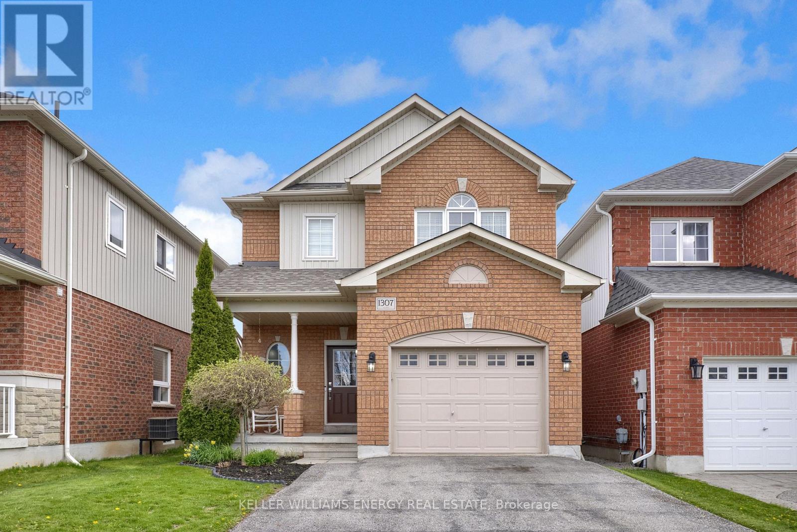 MLS® listing #29737067 for sale located at 1307 MACINALLY COURT