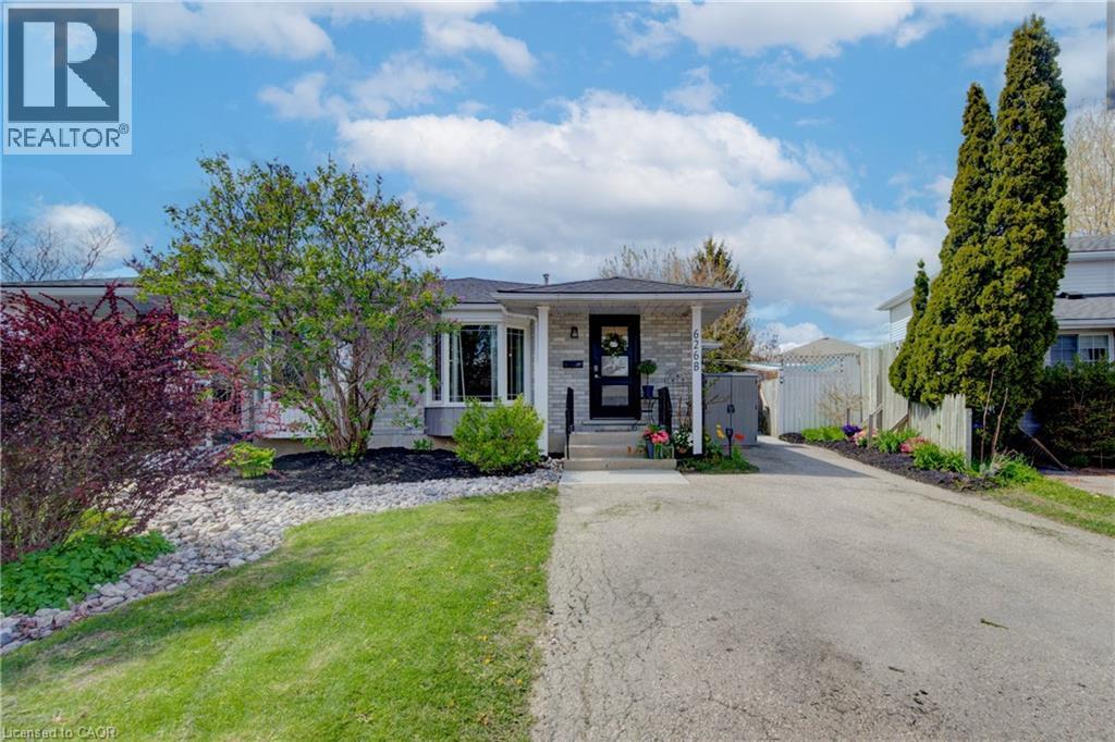 MLS® listing #29739584 for sale located at 626 SETTLERSFIELD Court Unit# B