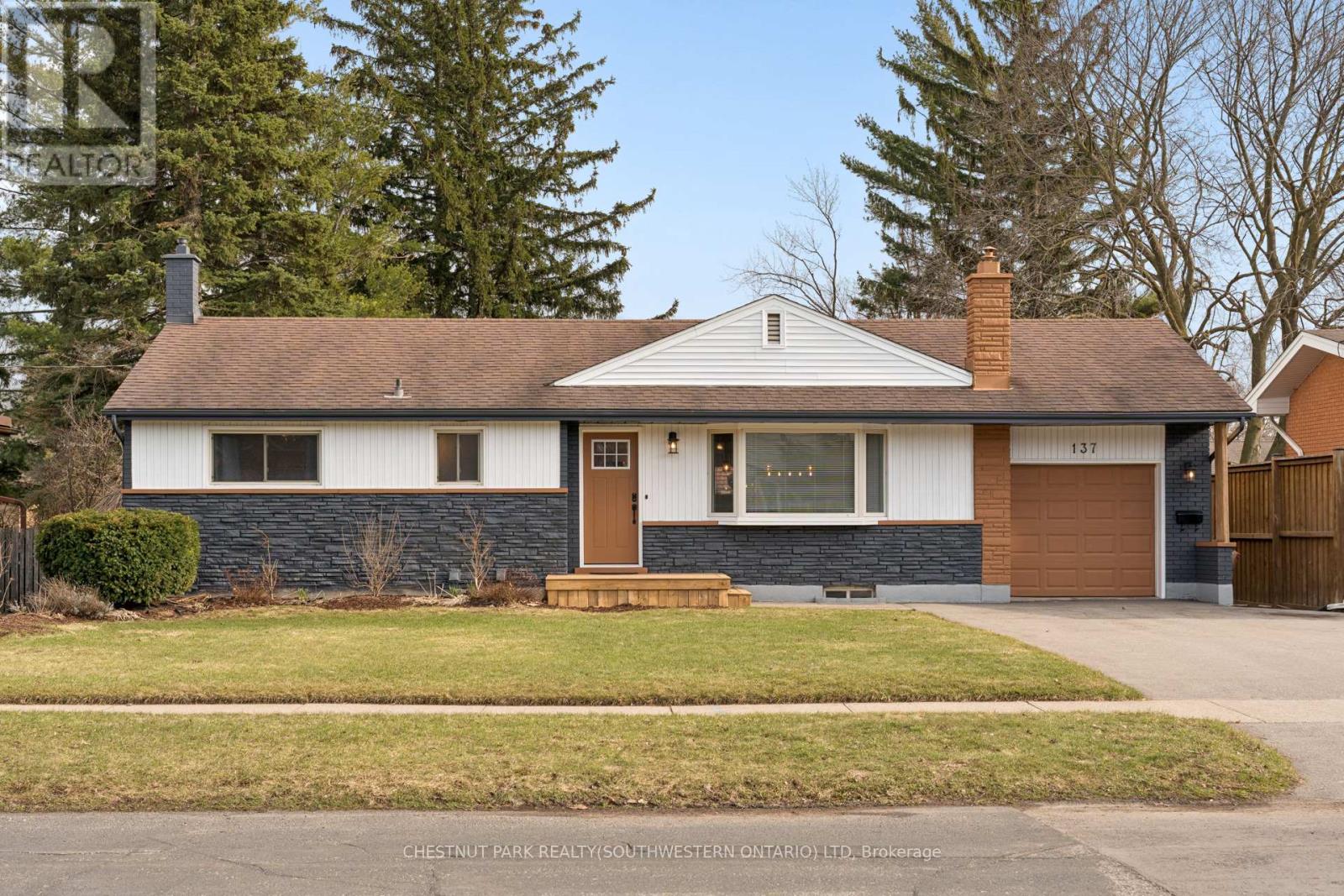 MLS® listing #29742391 for sale located at 137 DONALD STREET