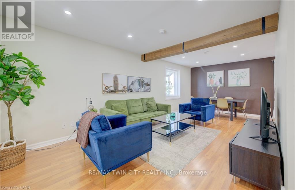 MLS® listing #29742393 for sale located at 350 VICTORIA STREET S