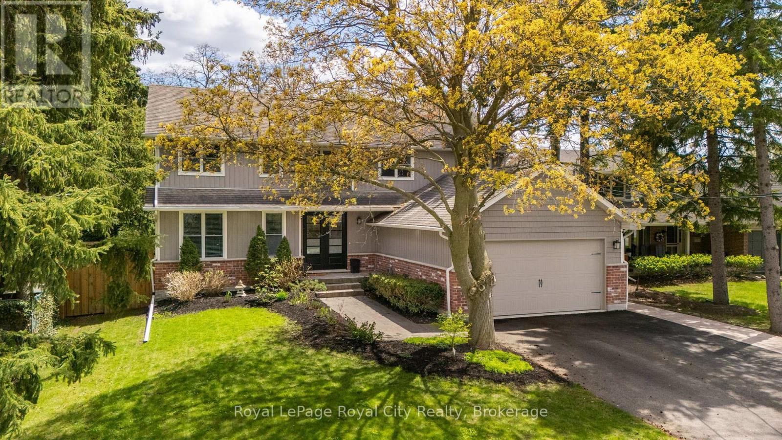 MLS® listing #29742474 for sale located at 255 NORMANDY AVENUE