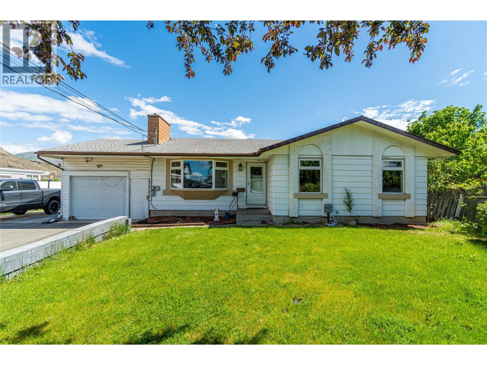 MLS® listing #29742795 for sale located at 1007 Nicolani Drive