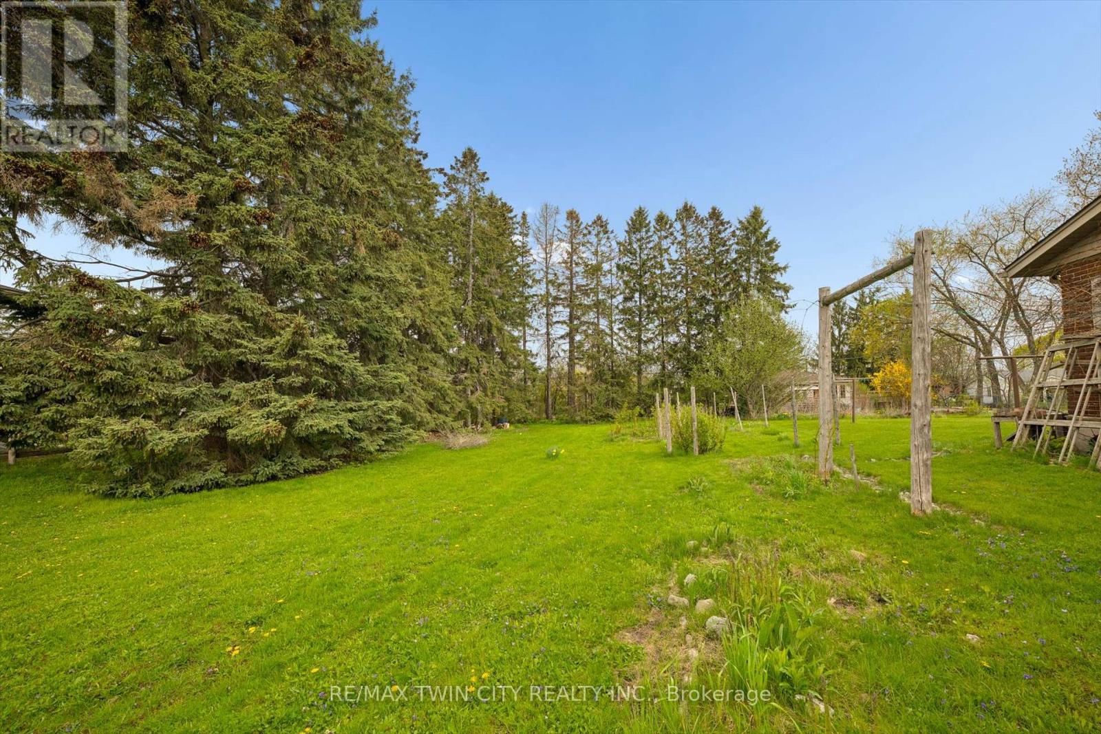 MLS® listing #29743143 for sale located at 142 CARSON DRIVE