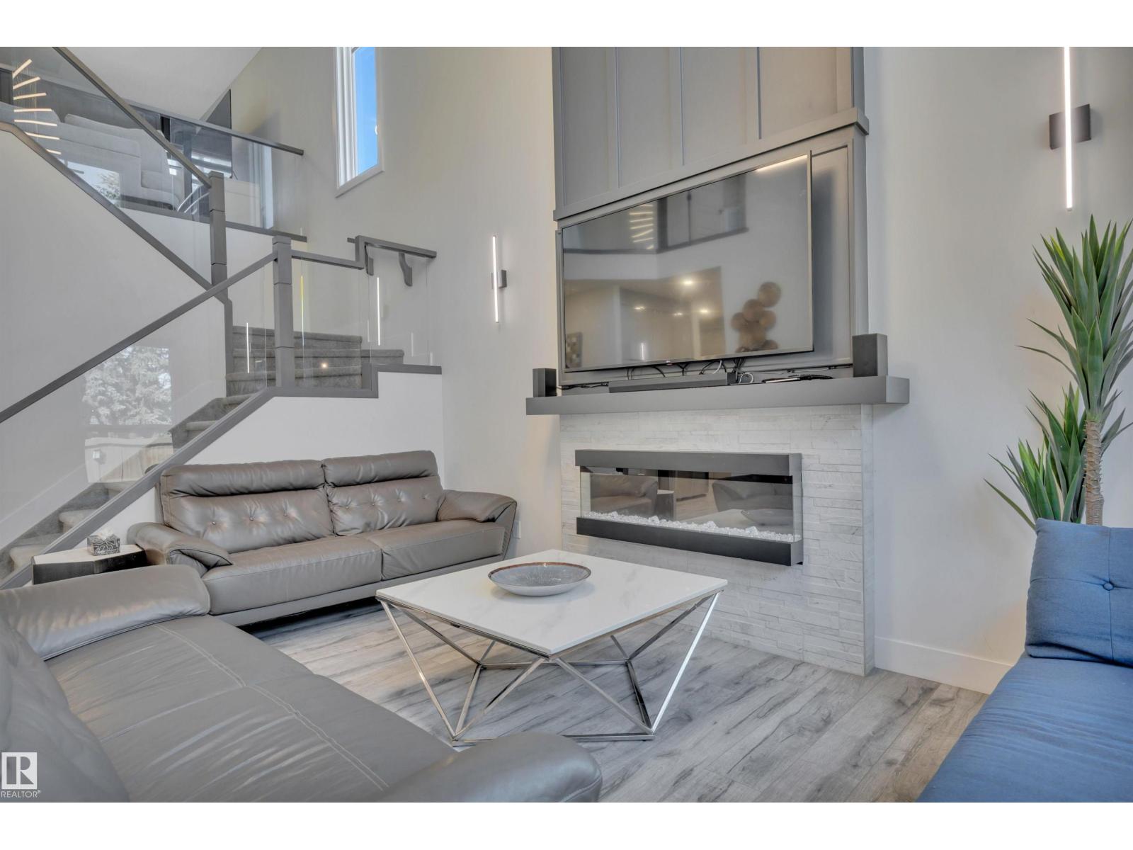 MLS® listing #29743329 for sale located at 1152 CHRISTIE VISTA SW