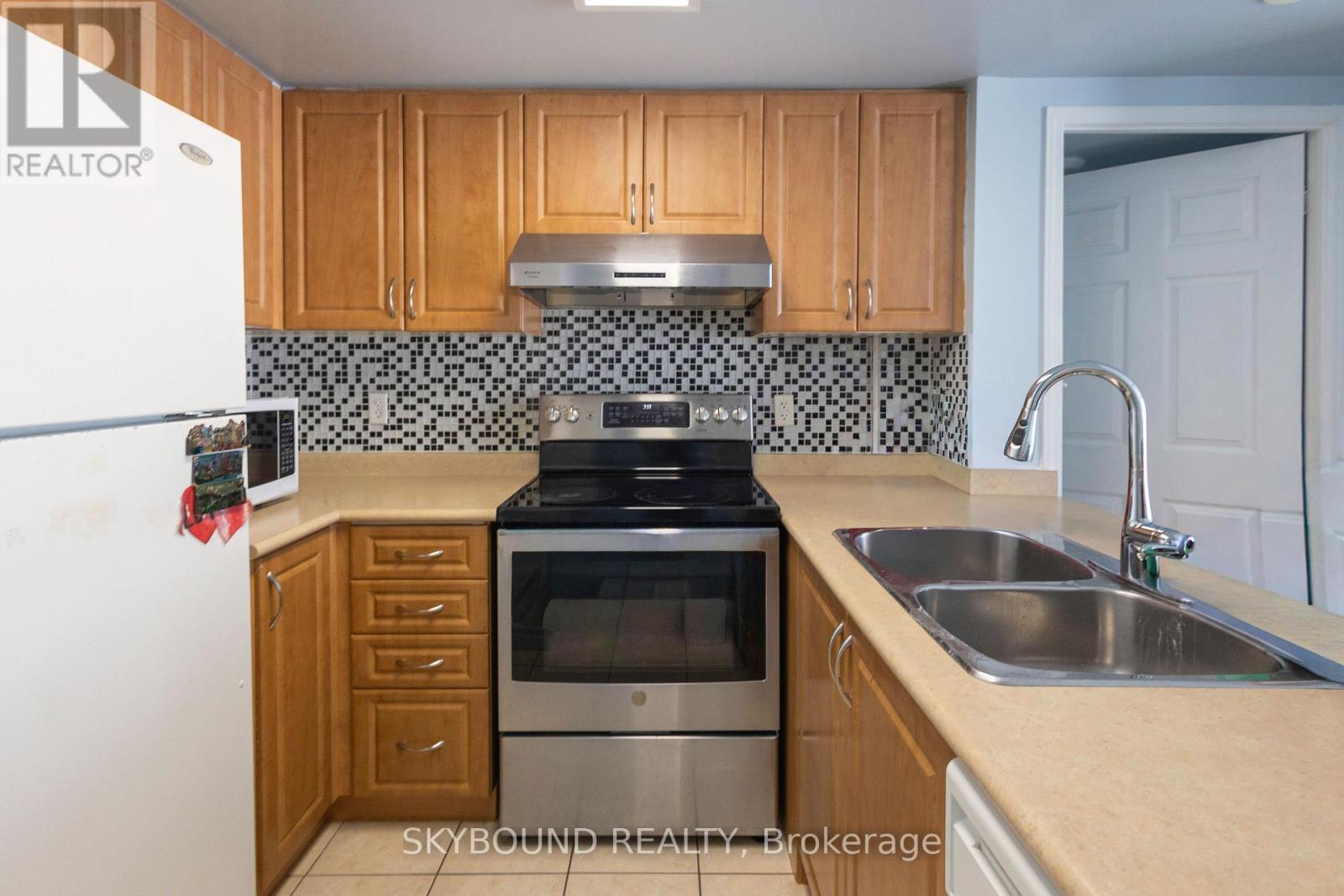 MLS® listing #29743692 for sale located at 2033 - 3043 FINCH AVENUE W