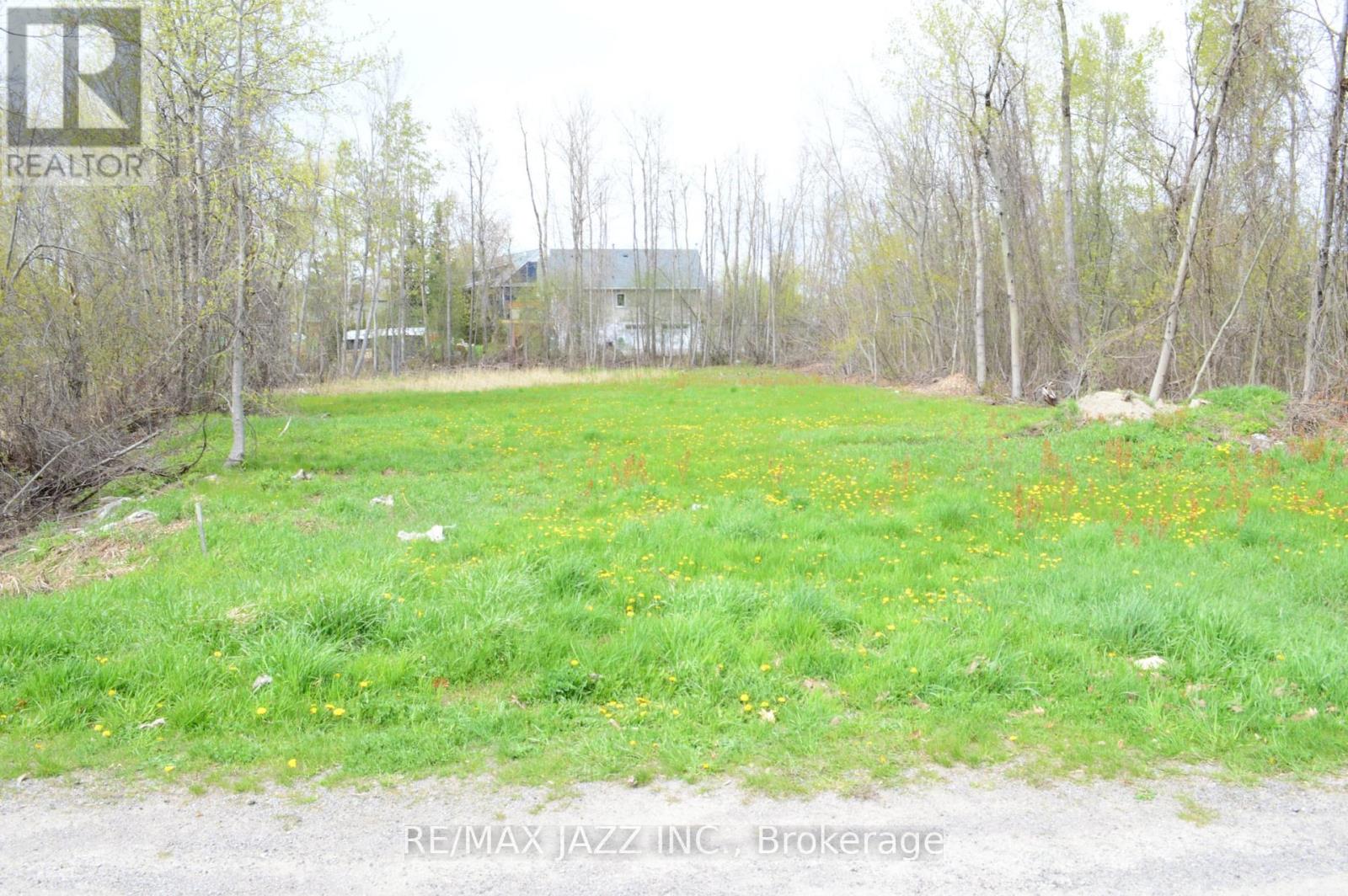 MLS® listing #29744461 for sale located at 8 HELEN CRESCENT