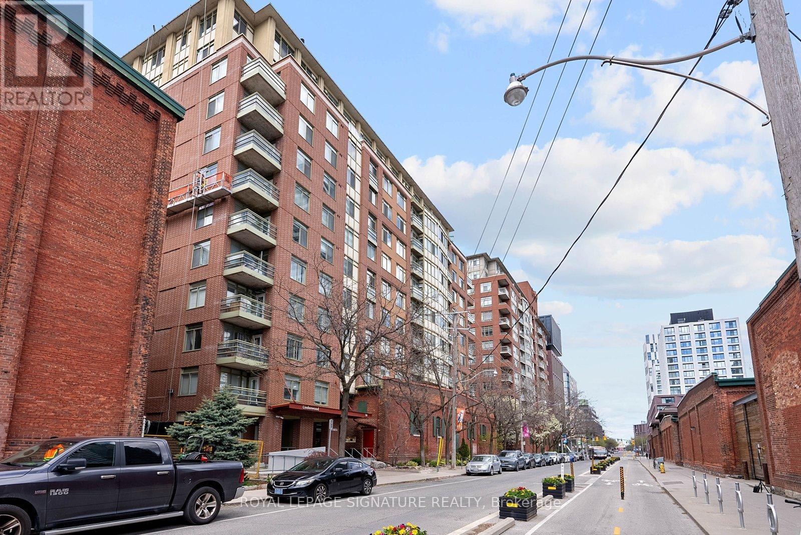 MLS® listing #29744550 for sale located at PH13 - 70 MILL STREET