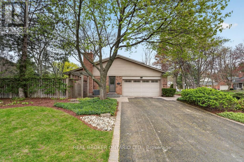 MLS® listing #29744853 for sale located at 258 BRIAR HILL CRESCENT