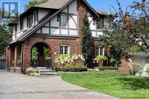 MLS® listing #29745281 for sale located at 47 LAWRENCE CRESCENT