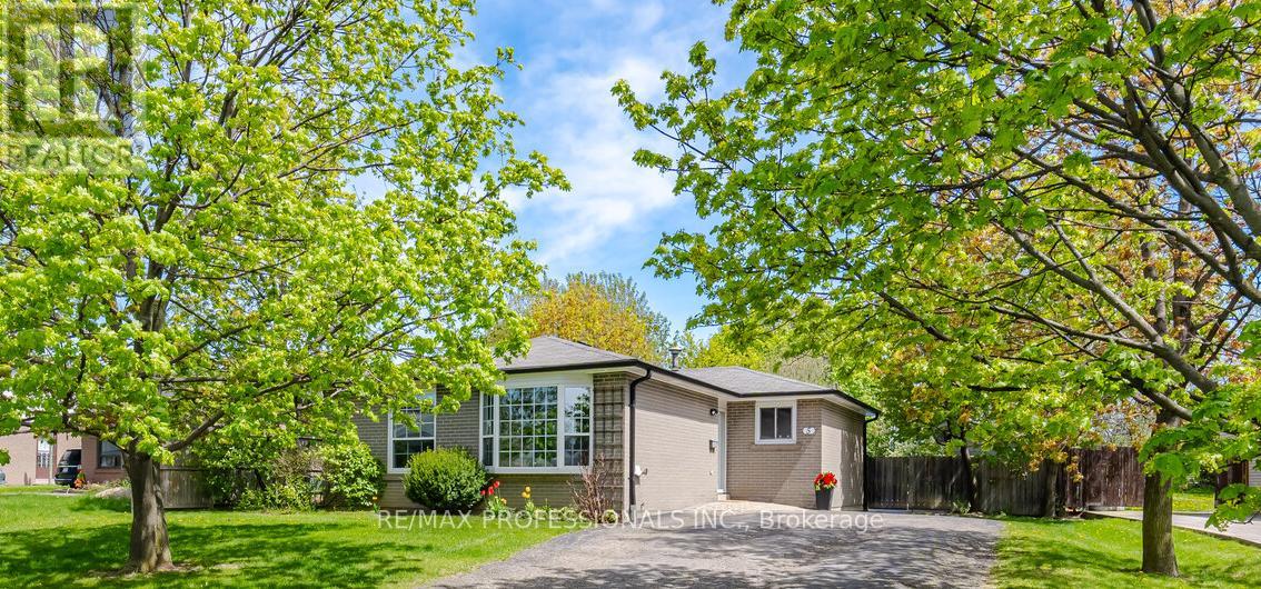 MLS® listing #29745370 for sale located at 5 FLAVIAN CRESCENT