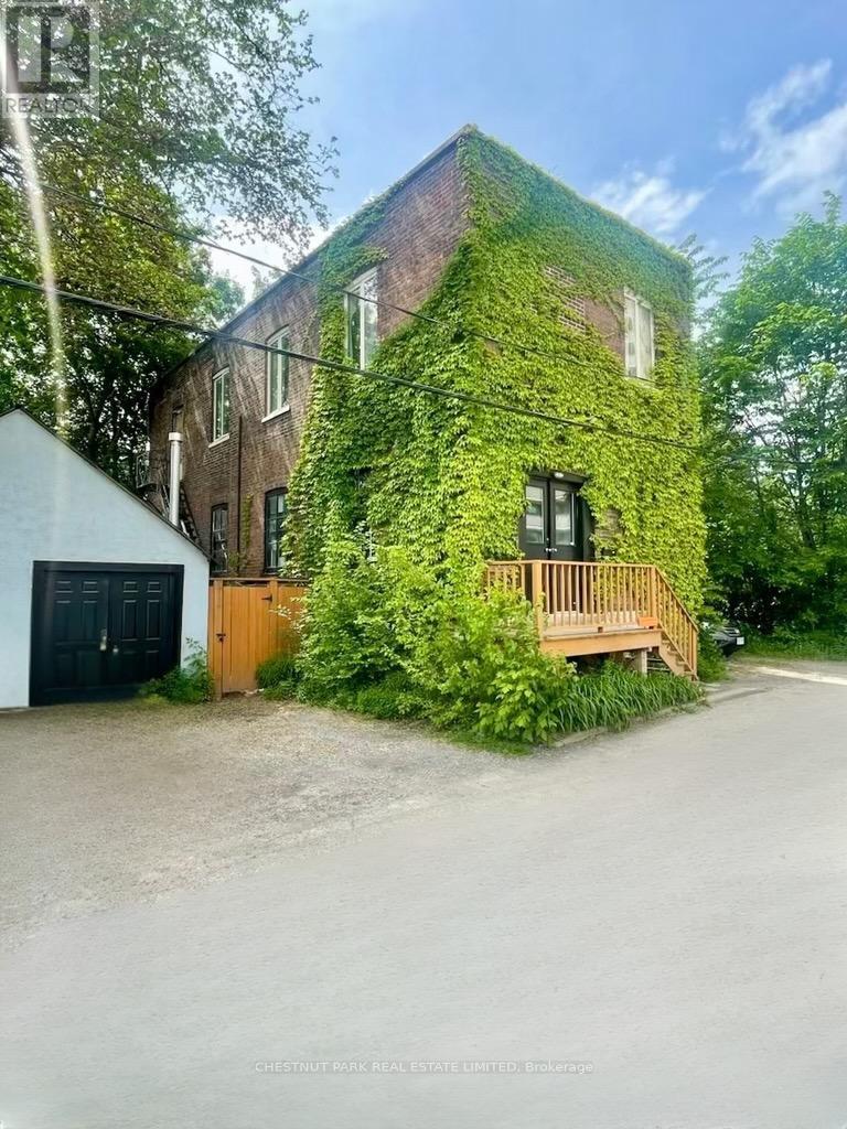 MLS® listing #29745551 for sale located at 156 SUSSEX MEWS