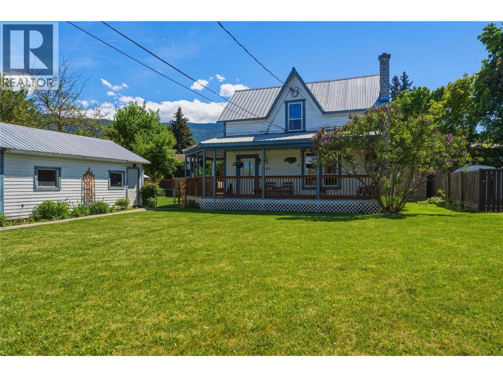 MLS® listing #29745572 for sale located at 2355 Rosedale Avenue