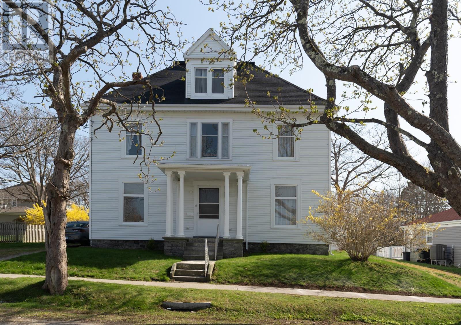 MLS® listing #29745577 for sale located at 17 Porter Street