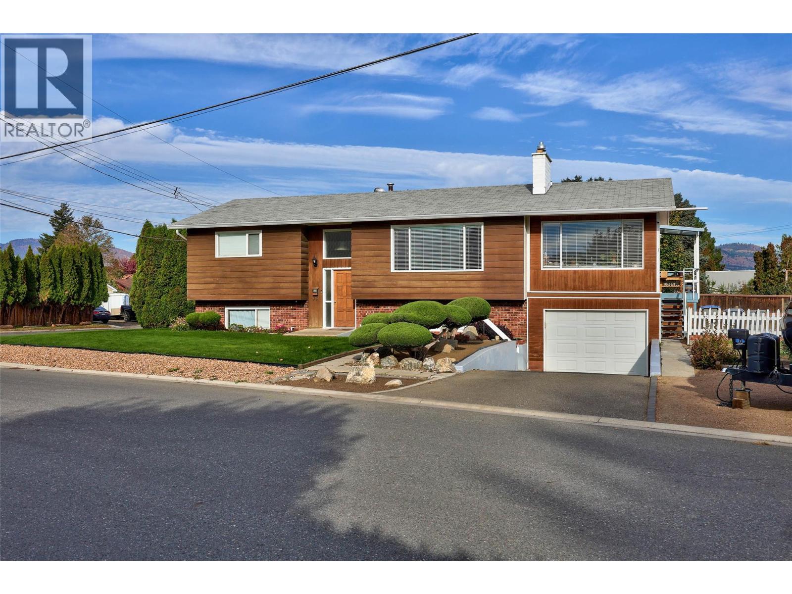 MLS® listing #29747391 for sale located at 594 Brentwood Avenue