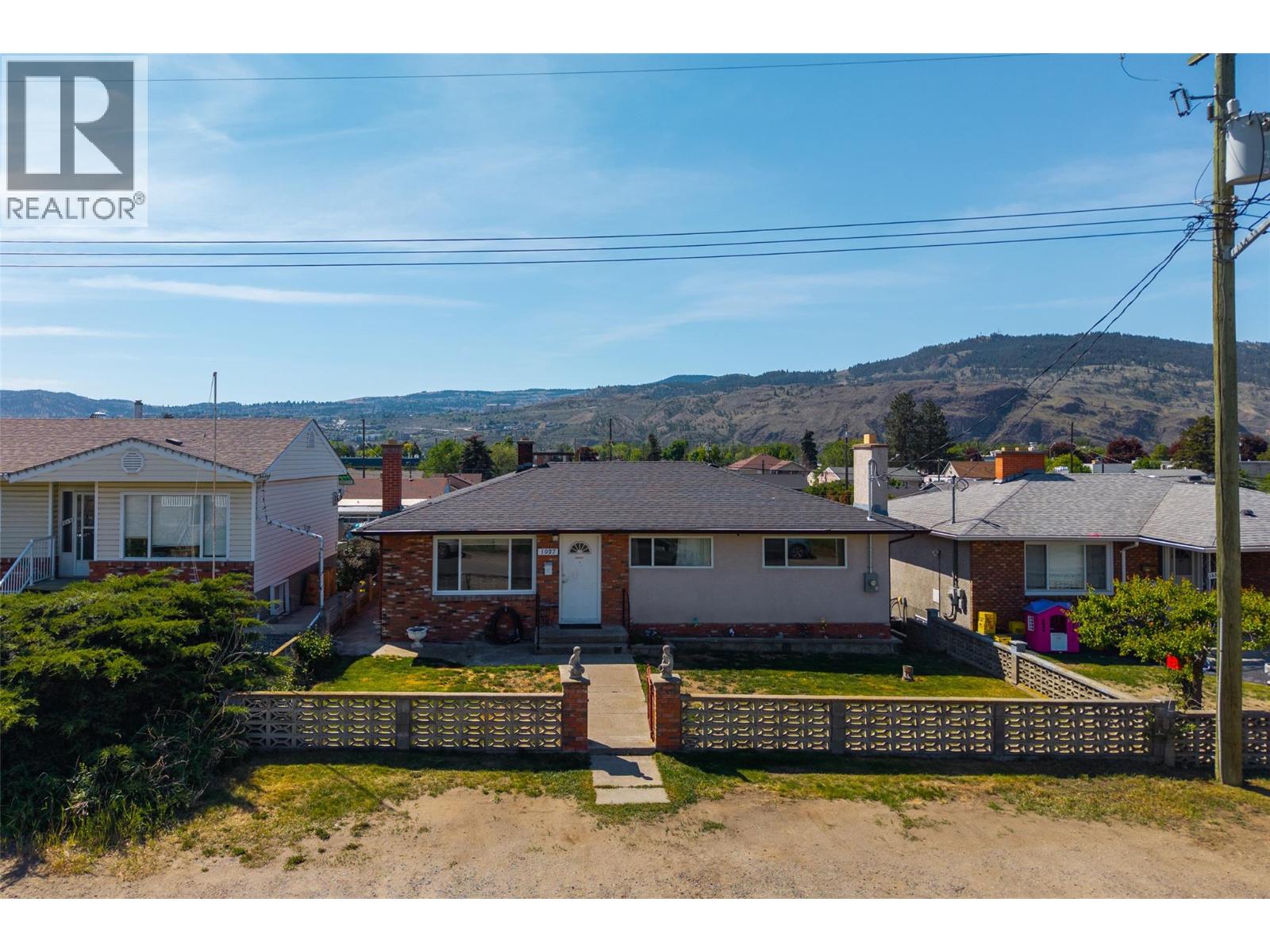MLS® listing #29747516 for sale located at 1027 Moncton Avenue