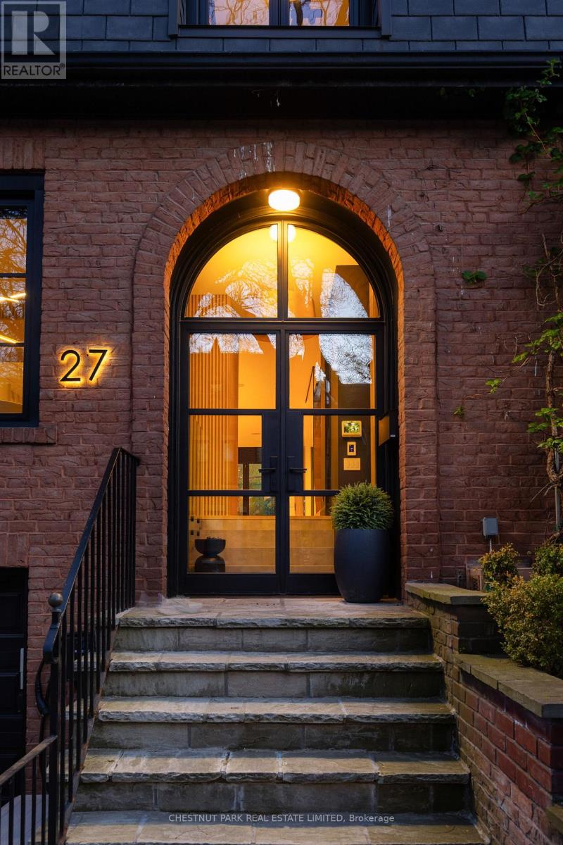 MLS® listing #29749808 for sale located at 27 BOSWELL AVENUE
