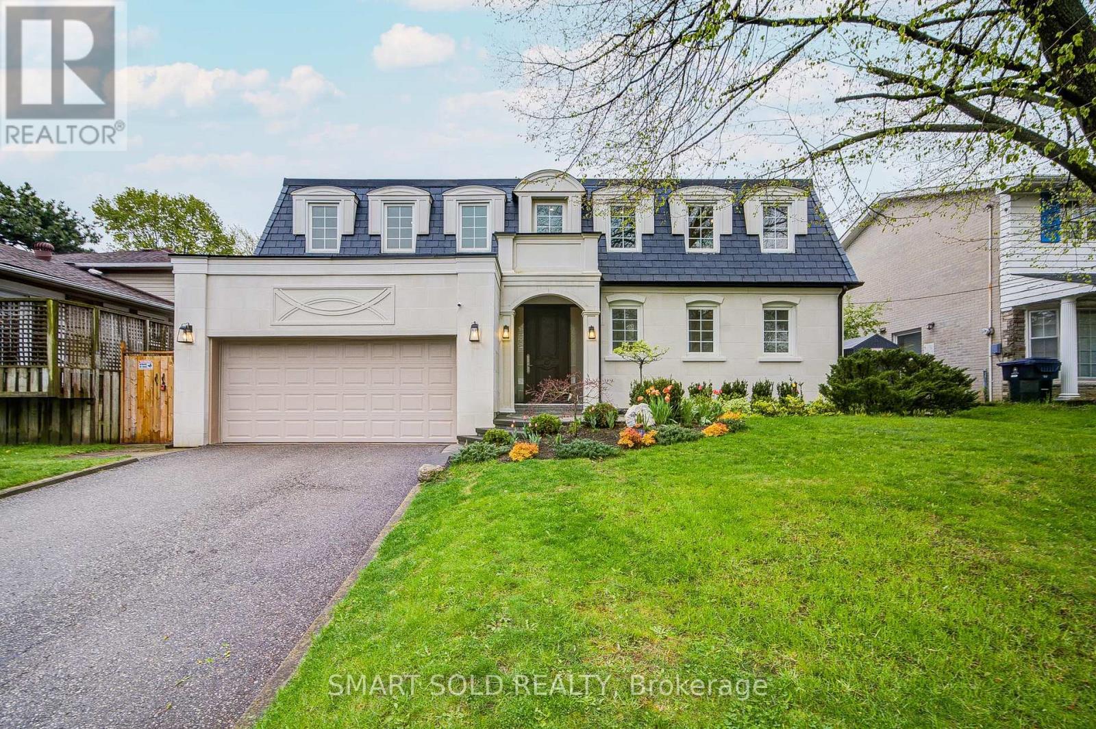 MLS® listing #29750128 for sale located at 4 KNOLLVIEW CRESCENT