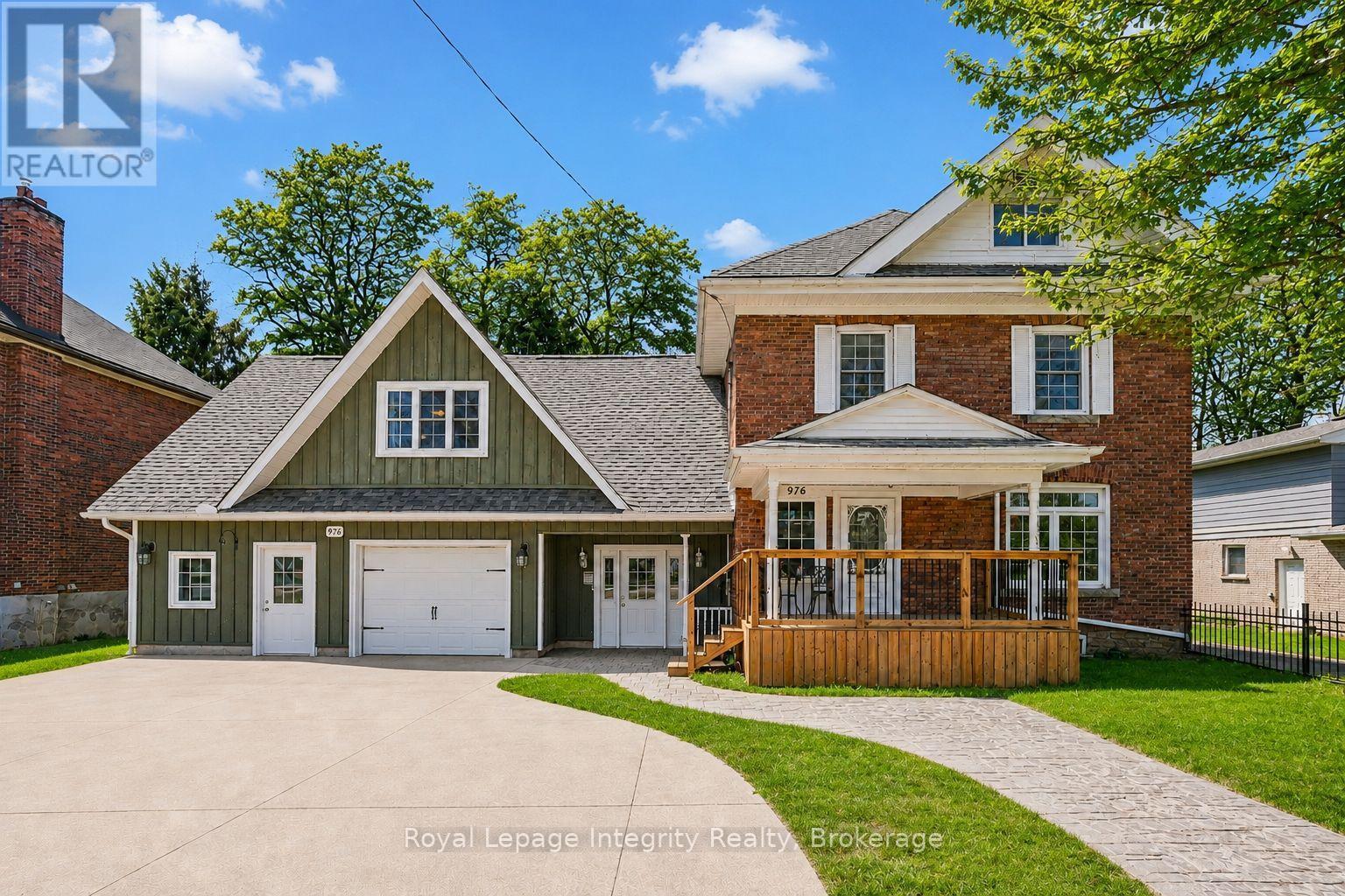 MLS® listing #29750153 for sale located at 976 6TH AVENUE E
