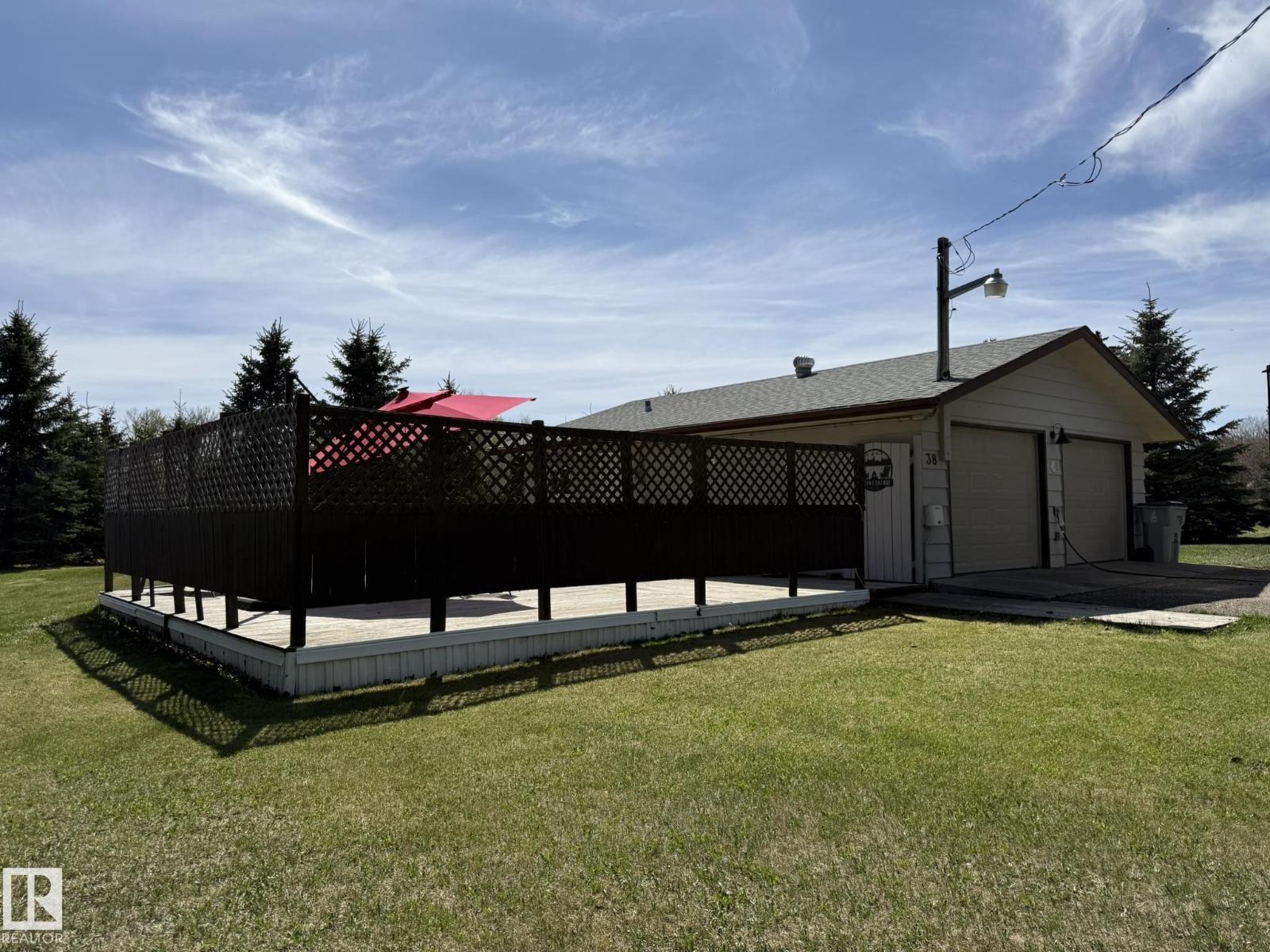MLS® listing #29750200 for sale located at 38 Lakeshore DR