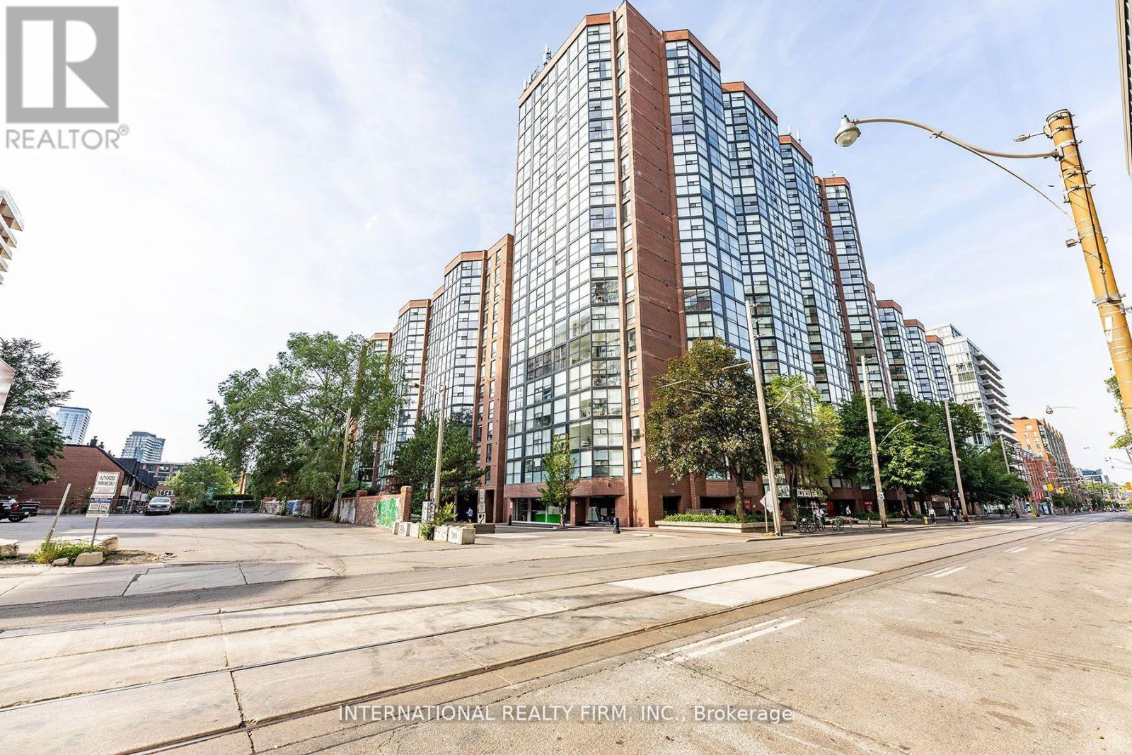 MLS® listing #29750653 for sale located at 215 - 705 KING STR. 215 STREET W