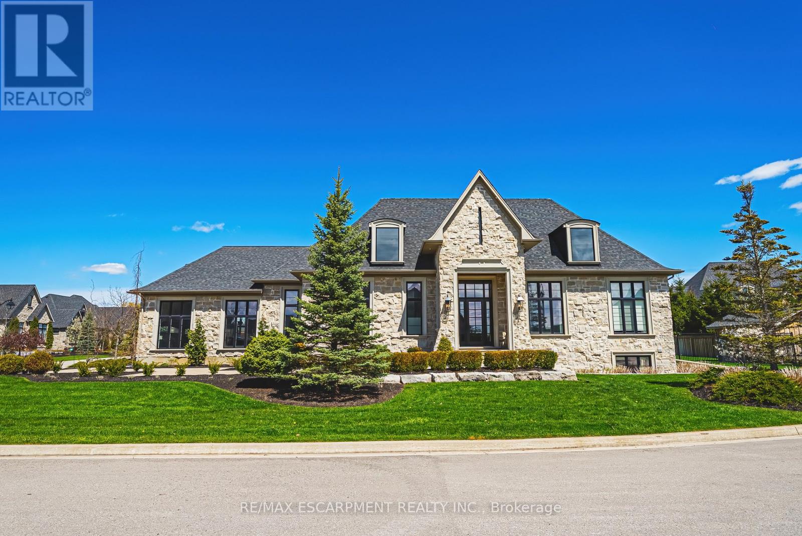 MLS® listing #29750761 for sale located at 38 VISSER DRIVE