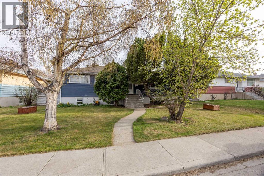 MLS® listing #29750766 for sale located at 3023 13 Avenue SW