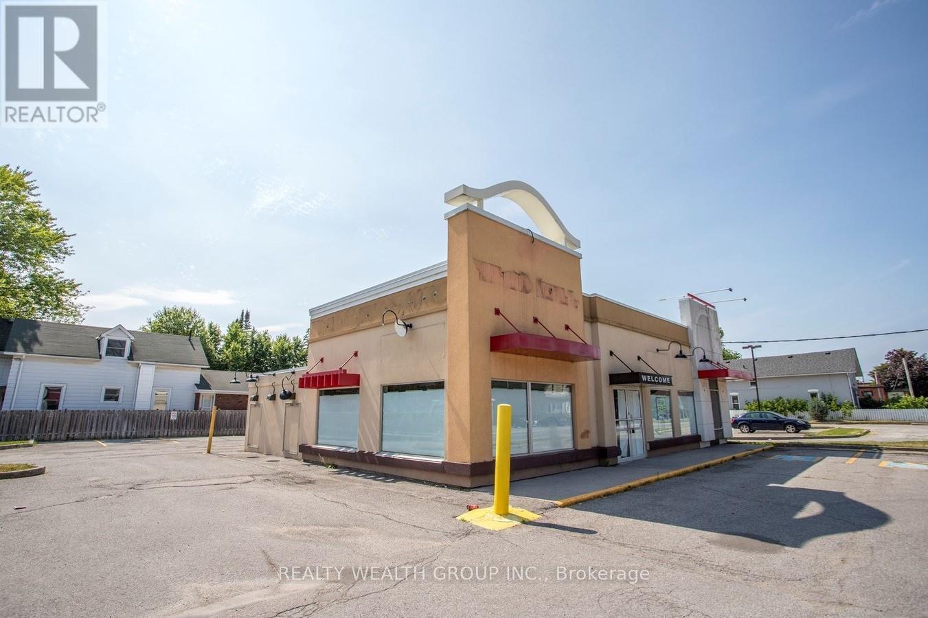 MLS® listing #29751442 for sale located at 63 LINDSAY STREET S