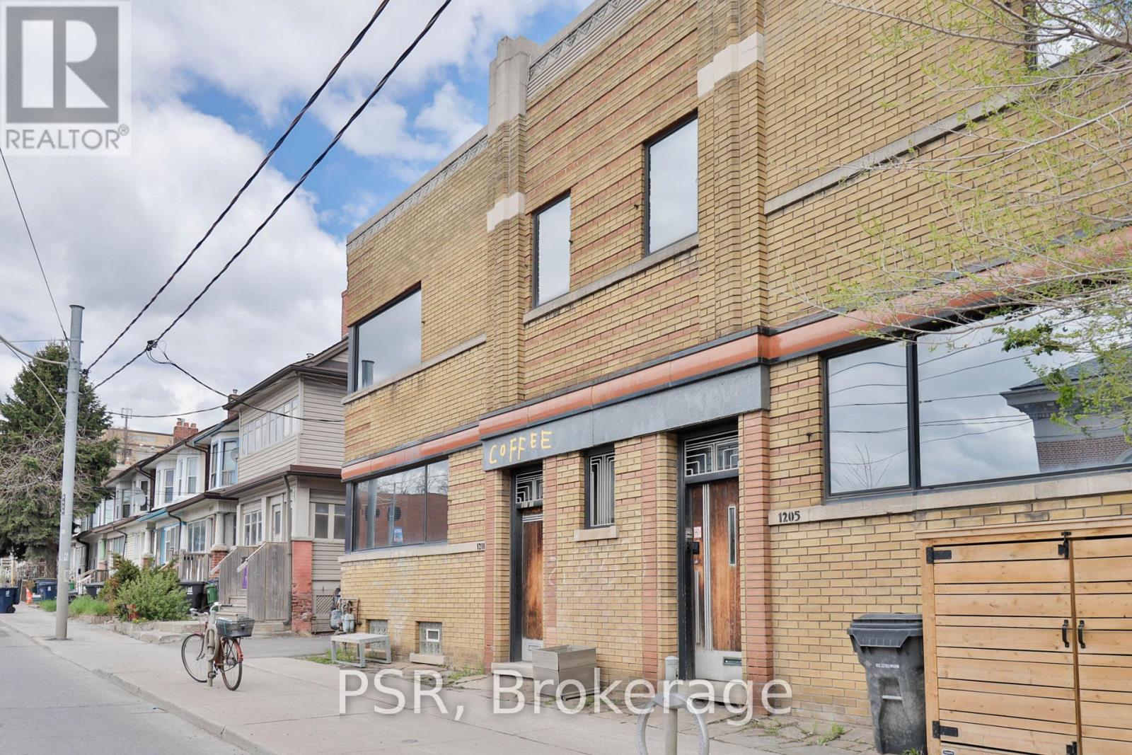 MLS® listing #29752193 for sale located at 1 - 1211 BATHURST STREET