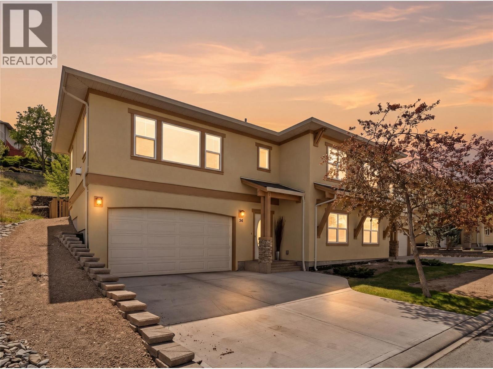 MLS® listing #29755411 for sale located at 1055 Aberdeen Drive Drive Unit# 38