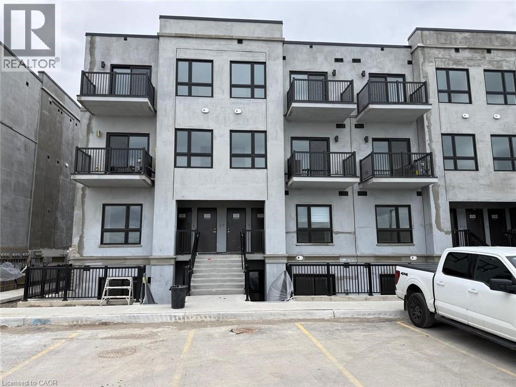 MLS® listing #29755528 for sale located at 25 PALACE Street Unit# Q2