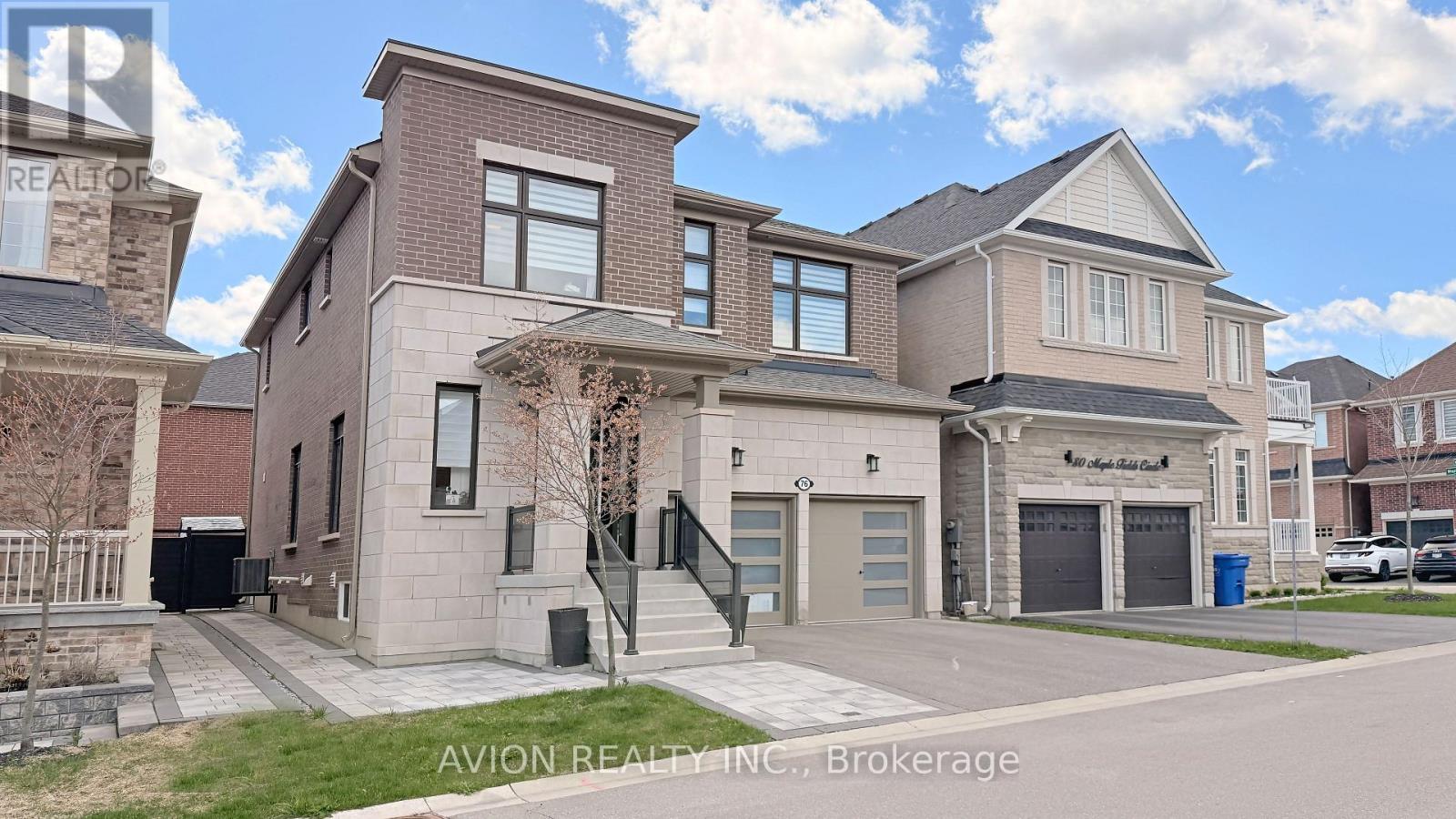 MLS® listing #29757058 for sale located at 76 MAPLE FIELDS CIRCLE