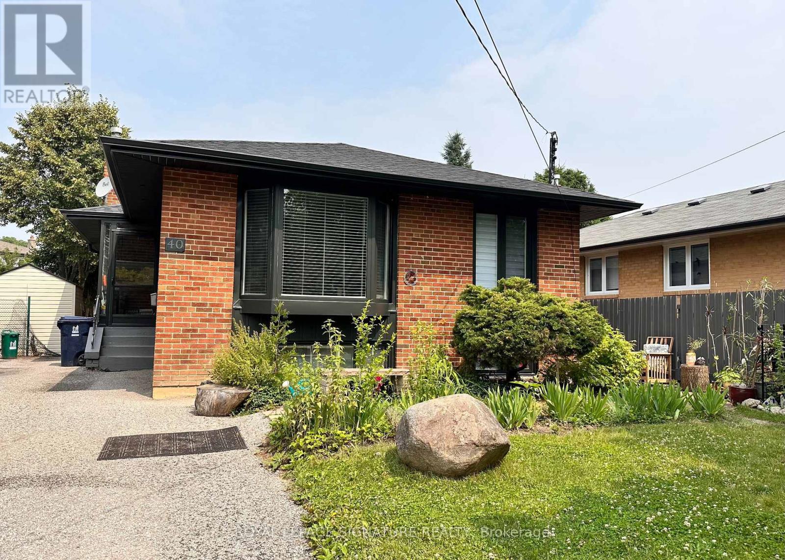 MLS® listing #29757307 for sale located at MAIN - 40 WATERFIELD DRIVE