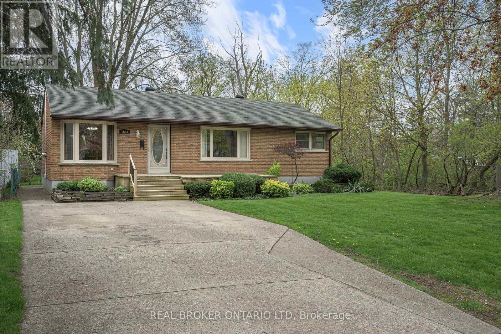MLS® listing #29757515 for sale located at 1863 HERBERT AVENUE
