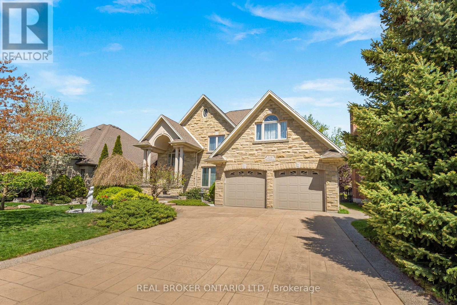 MLS® listing #29757866 for sale located at 215 BLACK MAPLE COURT