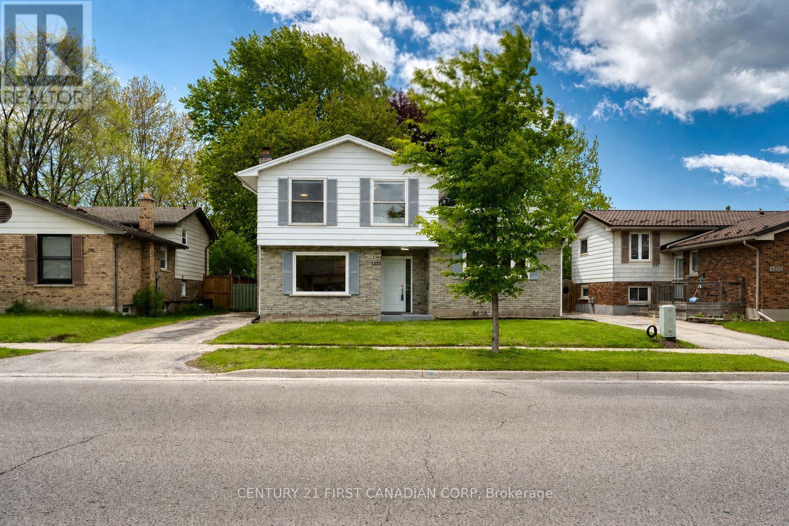 MLS® listing #29757899 for sale located at 1233 ERNEST AVENUE