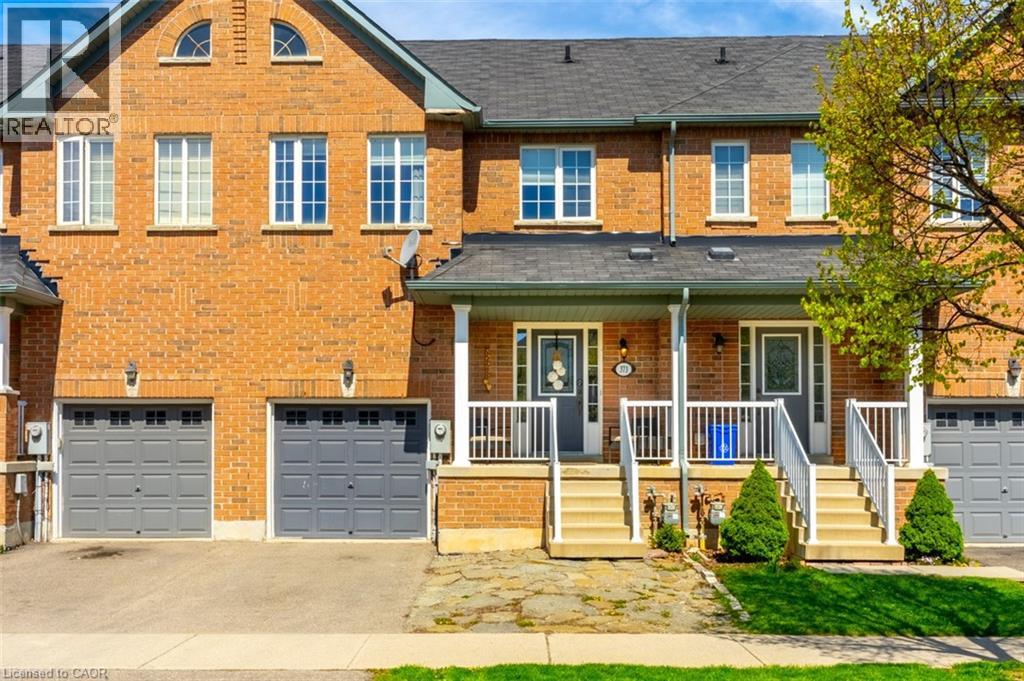 MLS® listing #29757957 for sale located at 373 BUSSEL Crescent