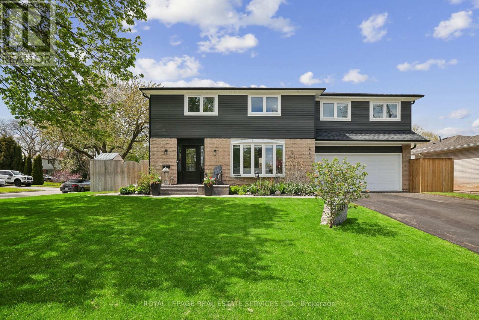 MLS® listing #29758594 for sale located at 441 WITHNELL CRESCENT