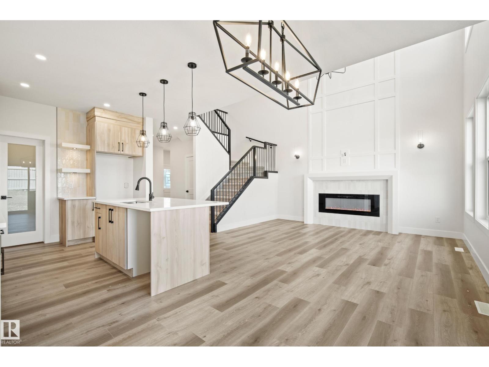 MLS® listing #29758688 for sale located at 157 Caledon CR