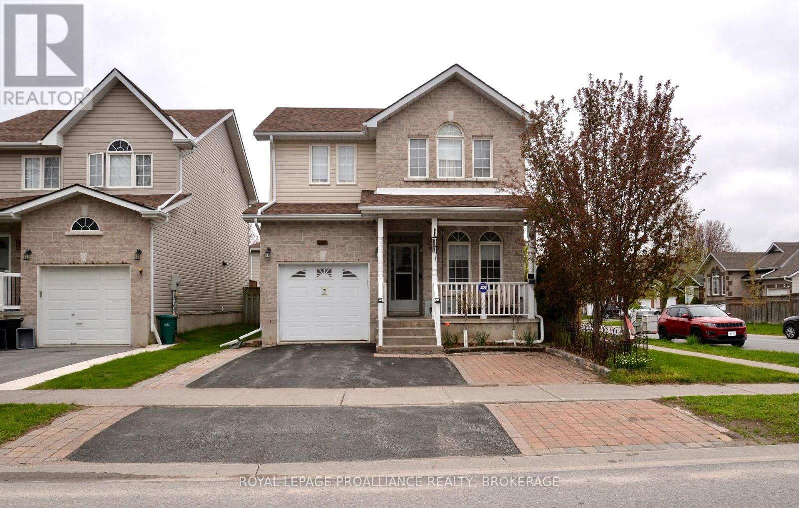 MLS® listing #29758804 for sale located at 1031 RAINBOW CRESCENT